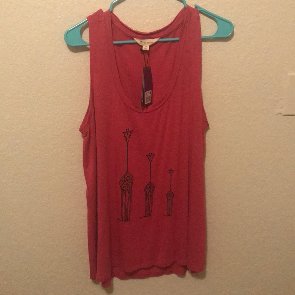 Pink tank top w/ giraffes